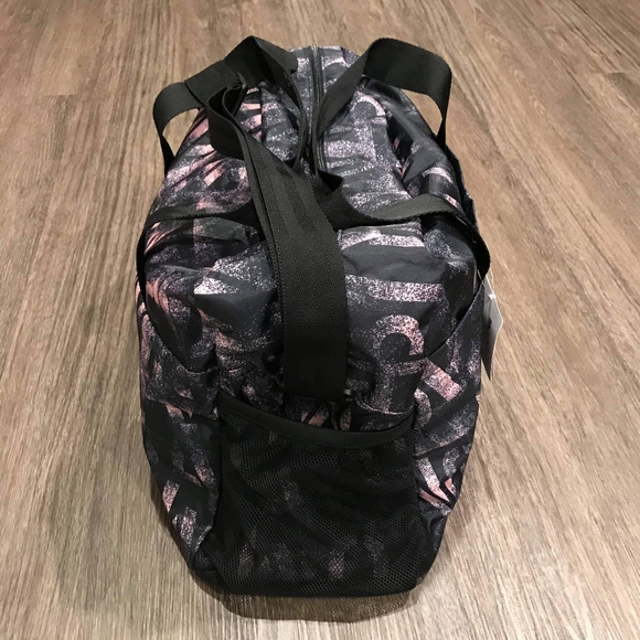 PUMA LIGHT TRAVEL/GYM BAG - Picture 4 of 7